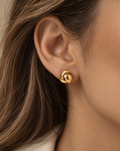 ARETES BOLAS ENLAZADAS DE PLATA ENCHAPADO EN ORO - Imagen 2