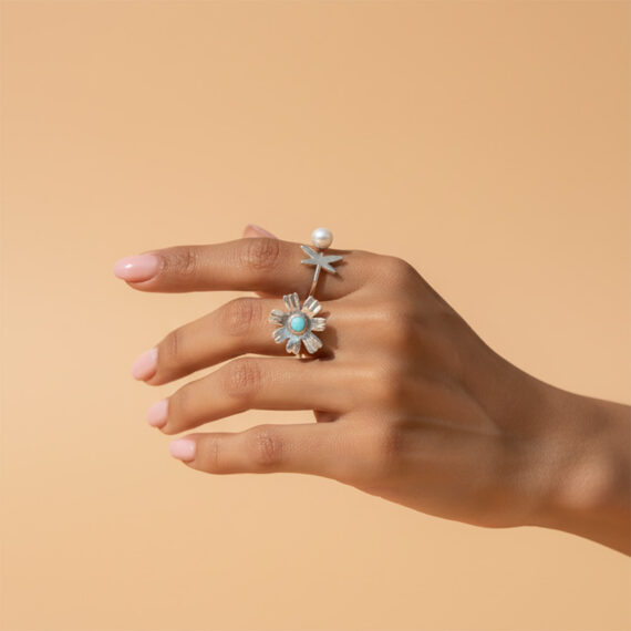 anillo libelula y flor radiante