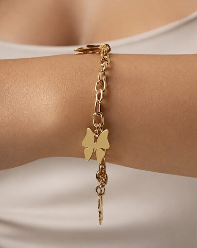 ENCADENADA EN LIBERTAD – PULSERA CON CHARM MARIPOSA PLATA CON ENCHAPE DE ORO - Imagen 1