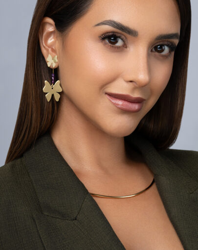 ALAS DEL ALBA - ARETES PEGADOS MARIPOSA PLATA CON ENCHAPE DE ORO - Imagen 4