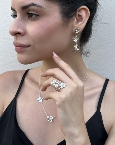 ARETES FLORES MARIPOSA PLATA - FLORECE - Imagen 3